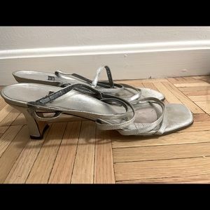 Vintage Stuart Weitzman, silver kitten heels, fits like an 8